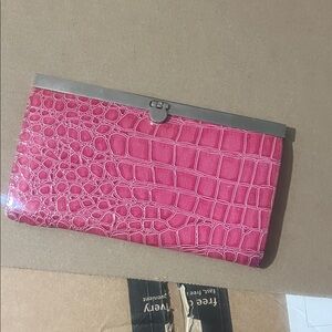 Elegant Pink Crocodile Pattern Wallet